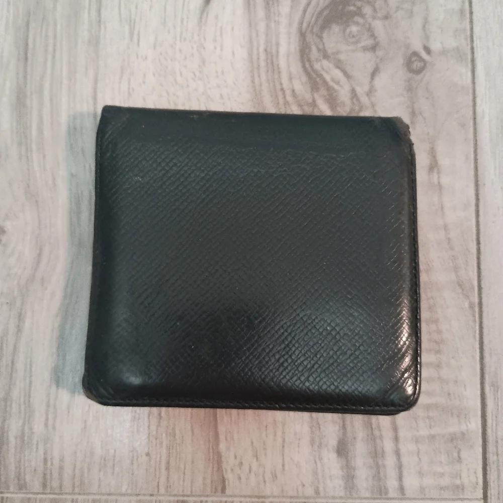 Louis Vuitton Black Taiga Leather Mens Multiple Wallet